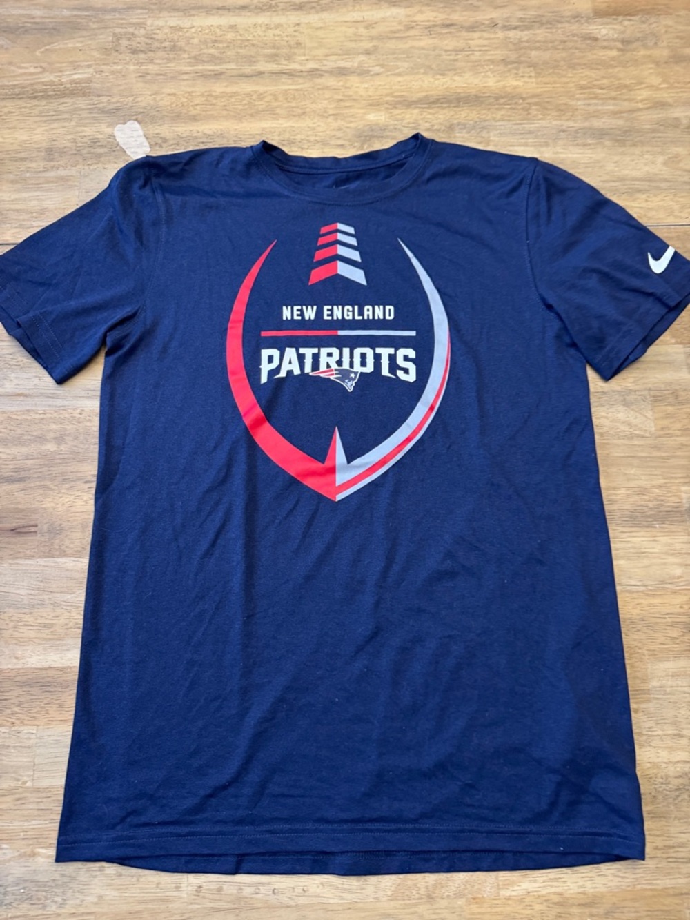 Nike Dri -Fit New England Patriots Navy Short Sleeve Tee with Red & White Logo